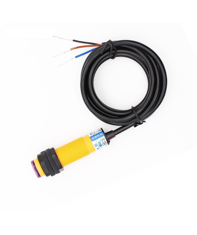 Фотоелектричен сензор E3F-DS30P1 – PNP, NO, дифузен, 30 см, M18, 6–36 V DC, IP67